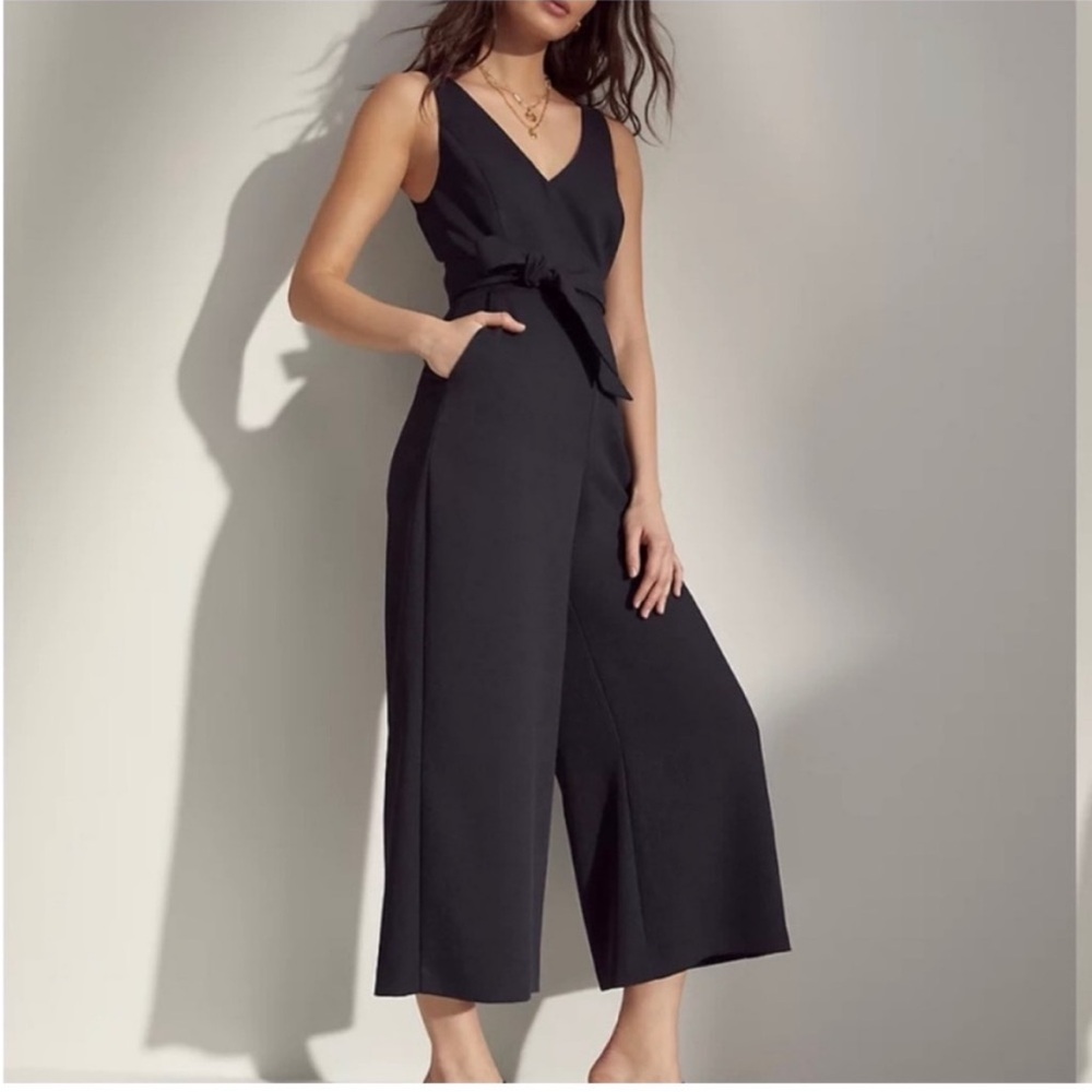 ARITZIA WILFRED BLACK ECOULEMENT V WAIST TIE SLEEVELESS POCKETS JUMPSUIT SIZE: 2